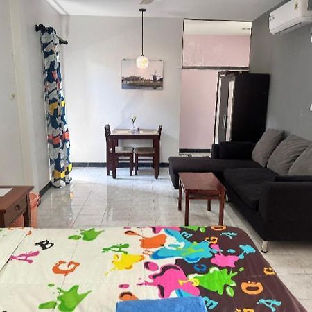 Studio With Aircon N Kitchen Pantai Bang Tao Luaran gambar