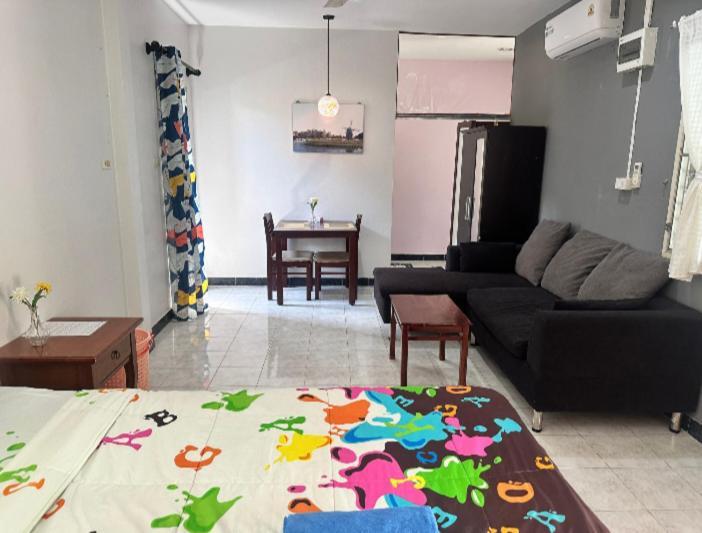 Studio With Aircon N Kitchen Pantai Bang Tao Luaran gambar