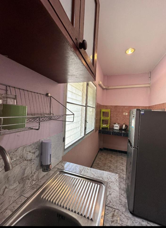 Studio With Aircon N Kitchen Pantai Bang Tao Luaran gambar