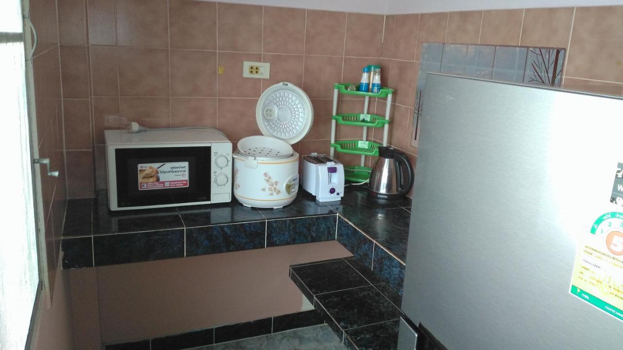 Studio With Aircon N Kitchen Pantai Bang Tao Luaran gambar