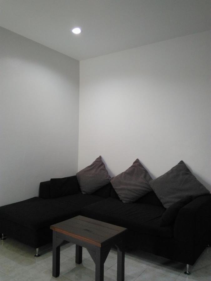Studio With Aircon N Kitchen Pantai Bang Tao Luaran gambar