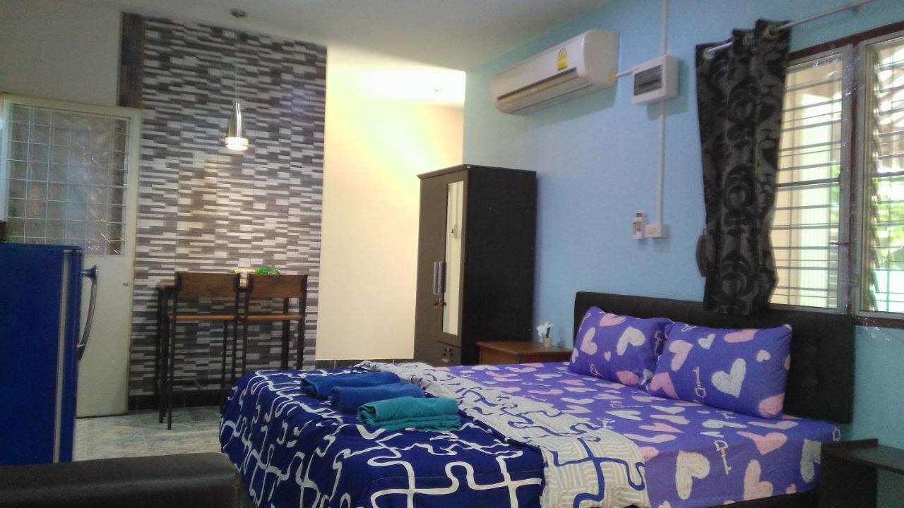 Studio With Aircon N Kitchen Pantai Bang Tao Luaran gambar