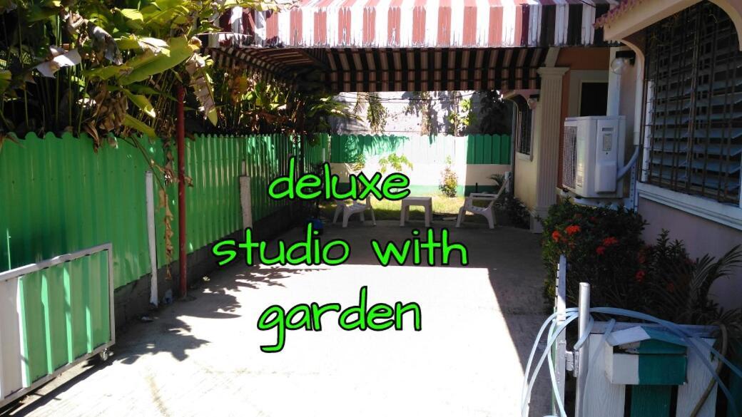 Studio With Aircon N Kitchen Pantai Bang Tao Luaran gambar