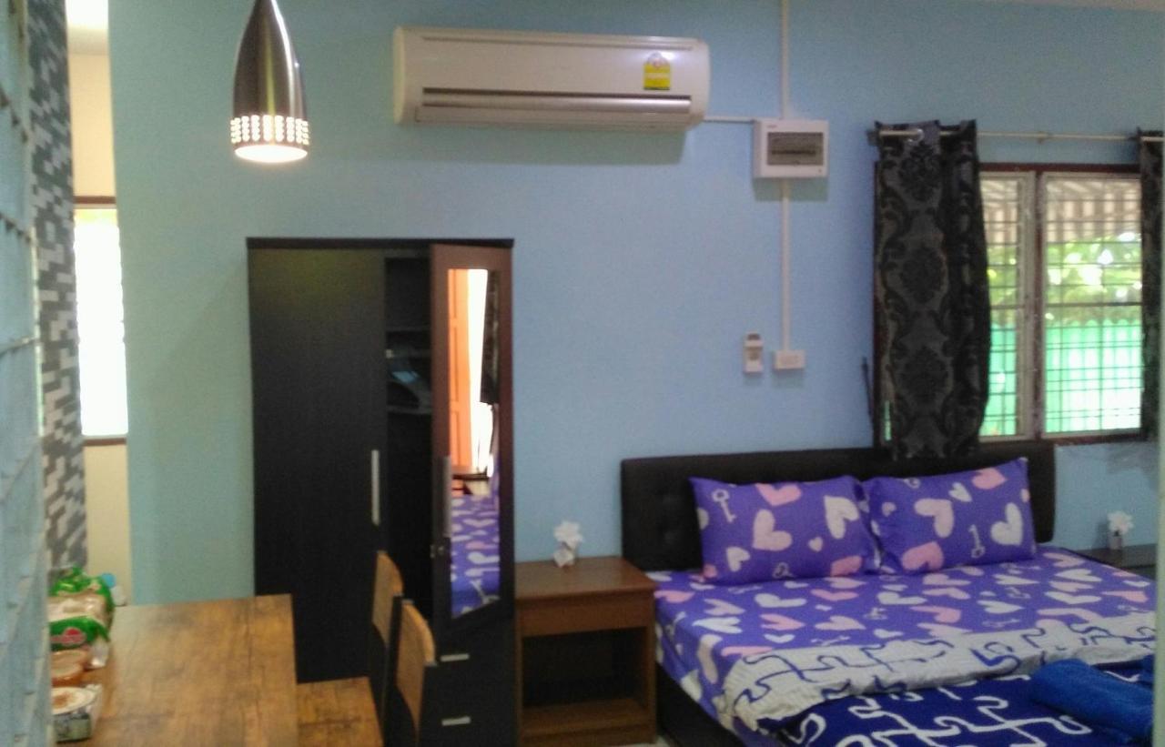 Studio With Aircon N Kitchen Pantai Bang Tao Luaran gambar